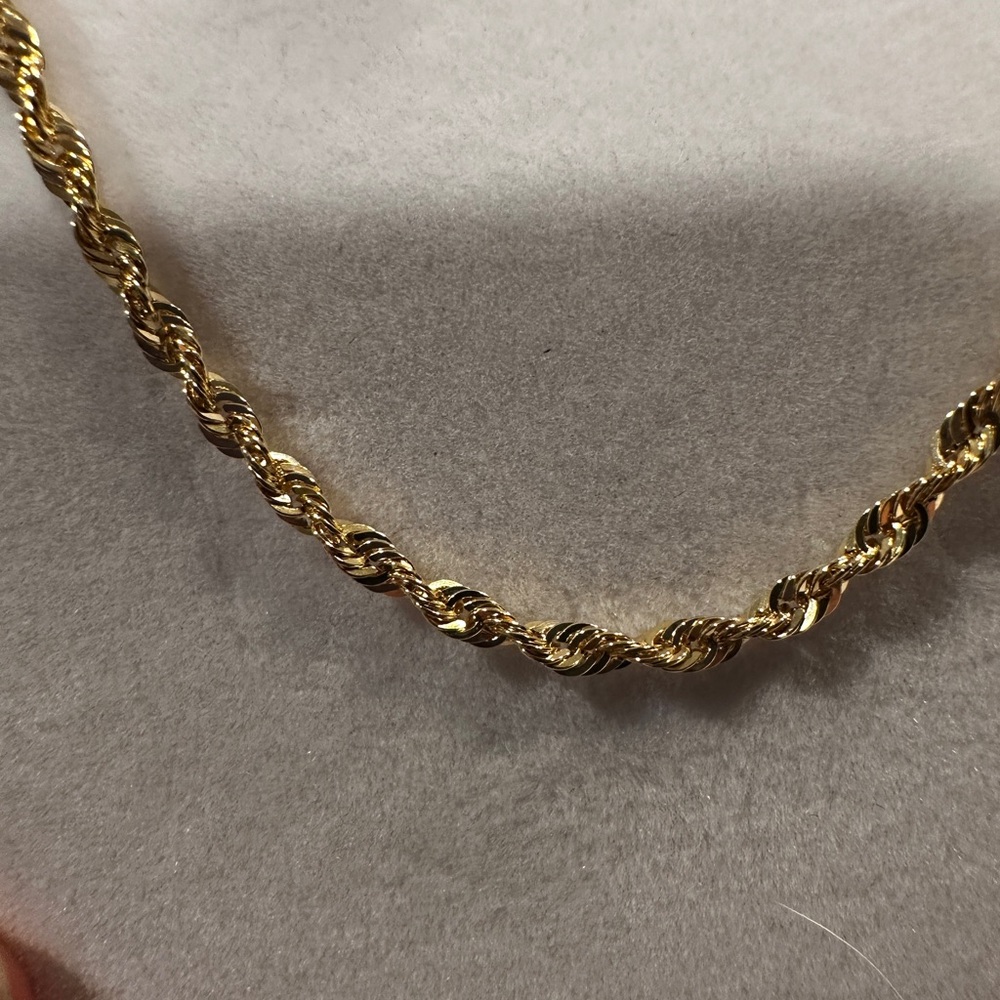 Elegant Gold Rope Chain Necklace - Picture 2 of 2
